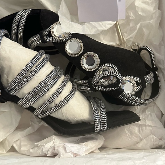 Absolutely elegant, sexy and classy!!! Make an offer! - Picture 5 of 6